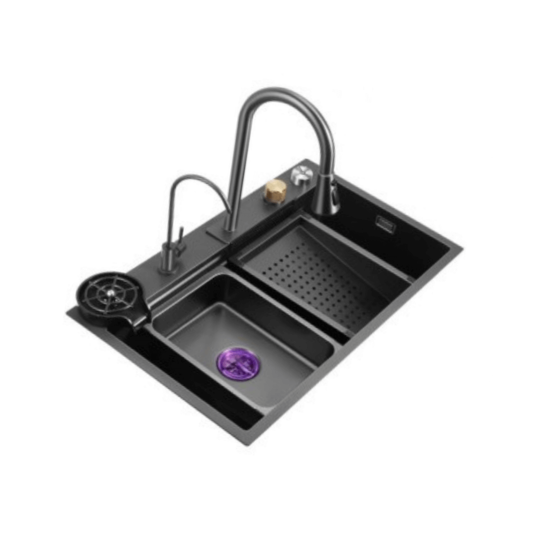 Cuba gourmet de cozinha na cor preta (black), equipada com torneira, lava-copos e cesto escorredor. Modelo workstation sink completo para cozinhas de alto padrão.
